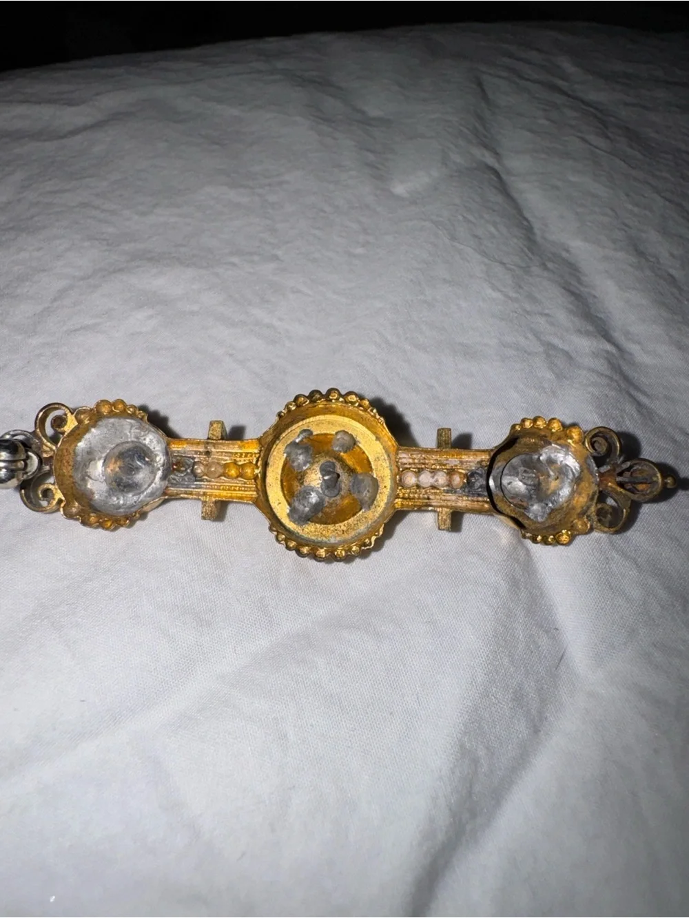 Fits all Criteria for (1837–1901) Victorian Gold-Tone Decorative Bar Brooch